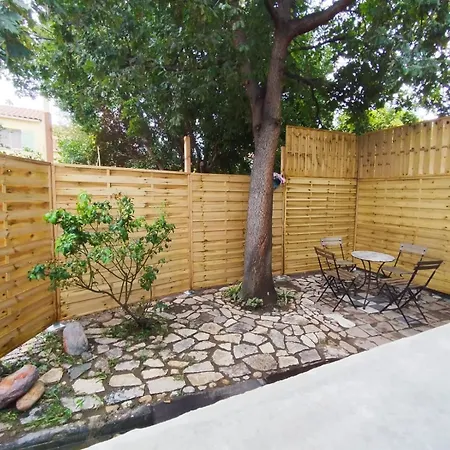 T2 - Jusqu'a 4 Couchages - Avec Jardin
