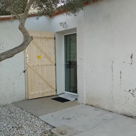 T2 - Jusqu'a 4 Couchages - Avec Jardin Apartmán