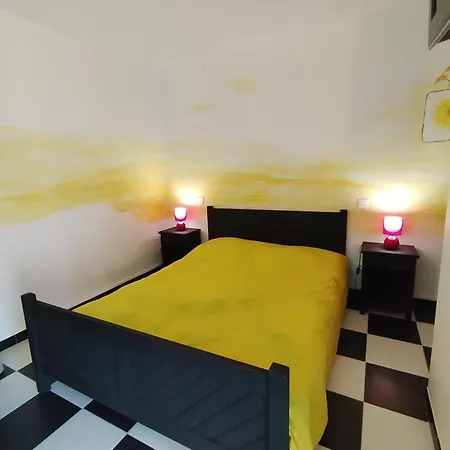 T2 - Jusqu'a 4 Couchages - Avec Jardin Apartman