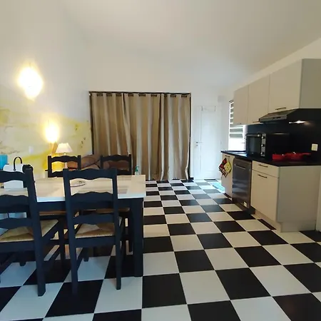 T2 - Jusqu'a 4 Couchages - Avec Jardin Apartman