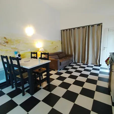 Apartmán T2 - Jusqu'a 4 Couchages - Avec Jardin *