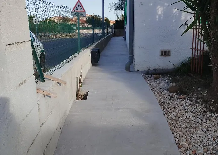 T2 - Jusqu'a 4 Couchages - Avec Jardin