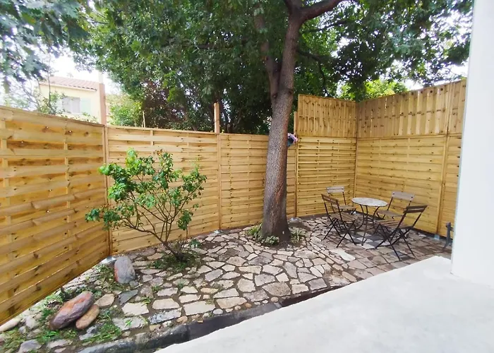 T2 - Jusqu'a 4 Couchages - Avec Jardin