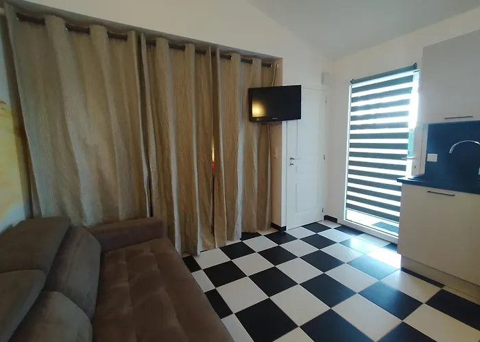 T2 - Jusqu'a 4 Couchages - Avec Jardin Apartment *