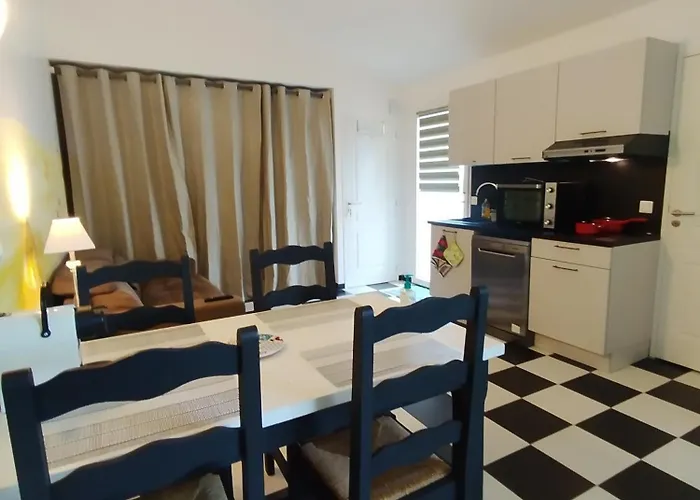 Apartment T2 - Jusqu'a 4 Couchages - Avec Jardin